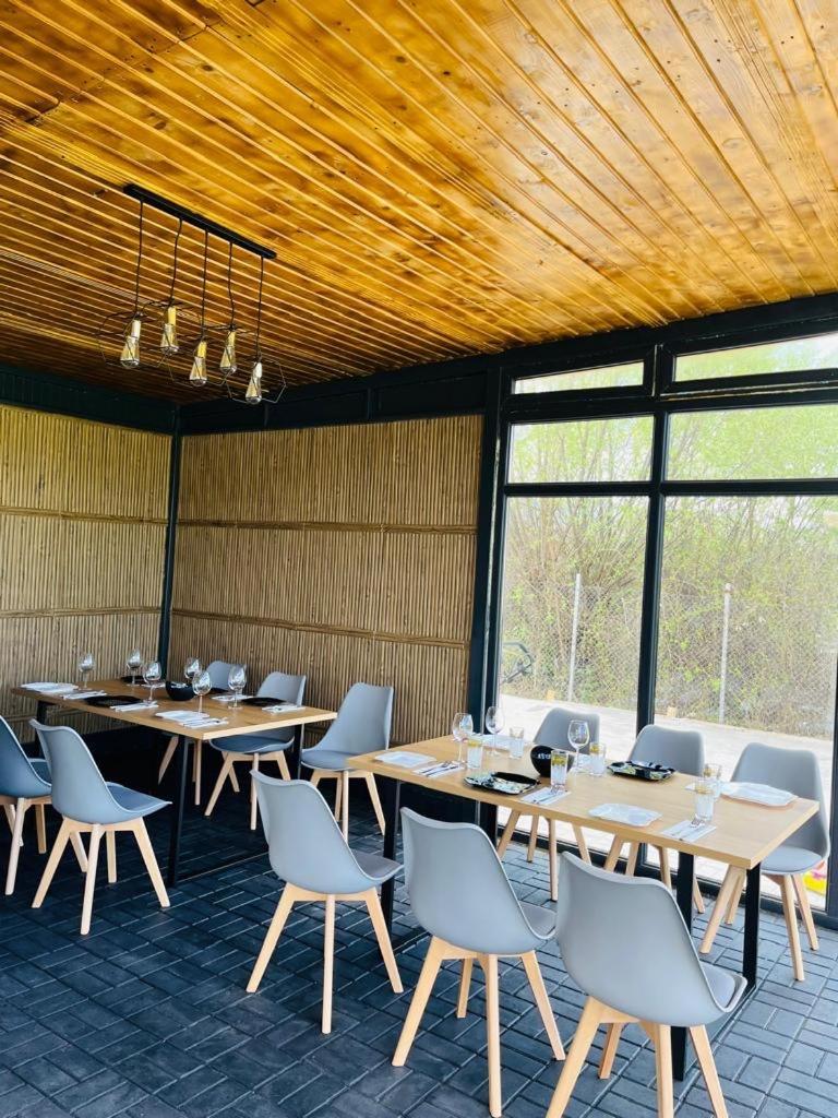 Sun Garden Glamping Domes Calimanesti Exterior foto