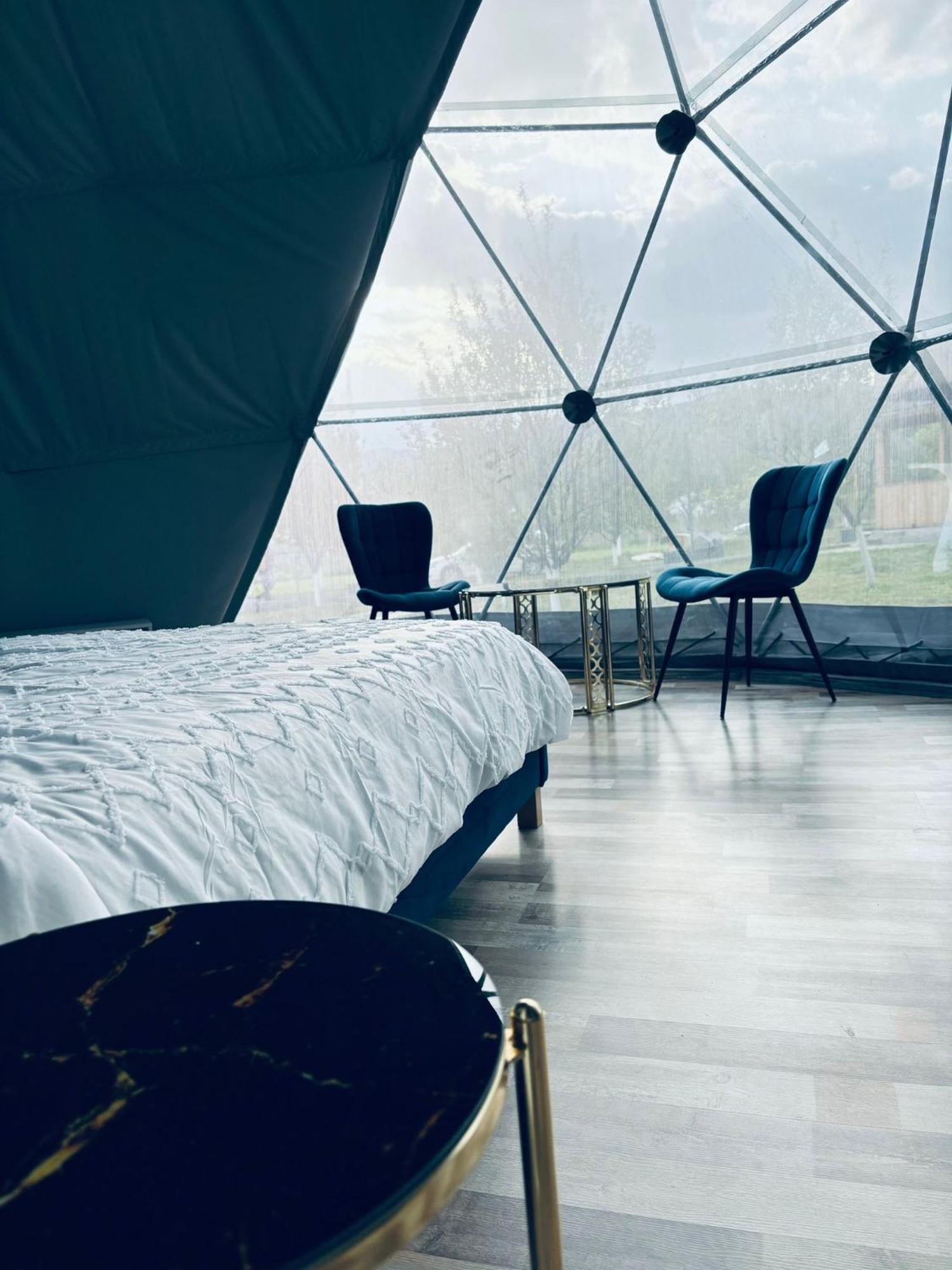 Sun Garden Glamping Domes Calimanesti Exterior foto