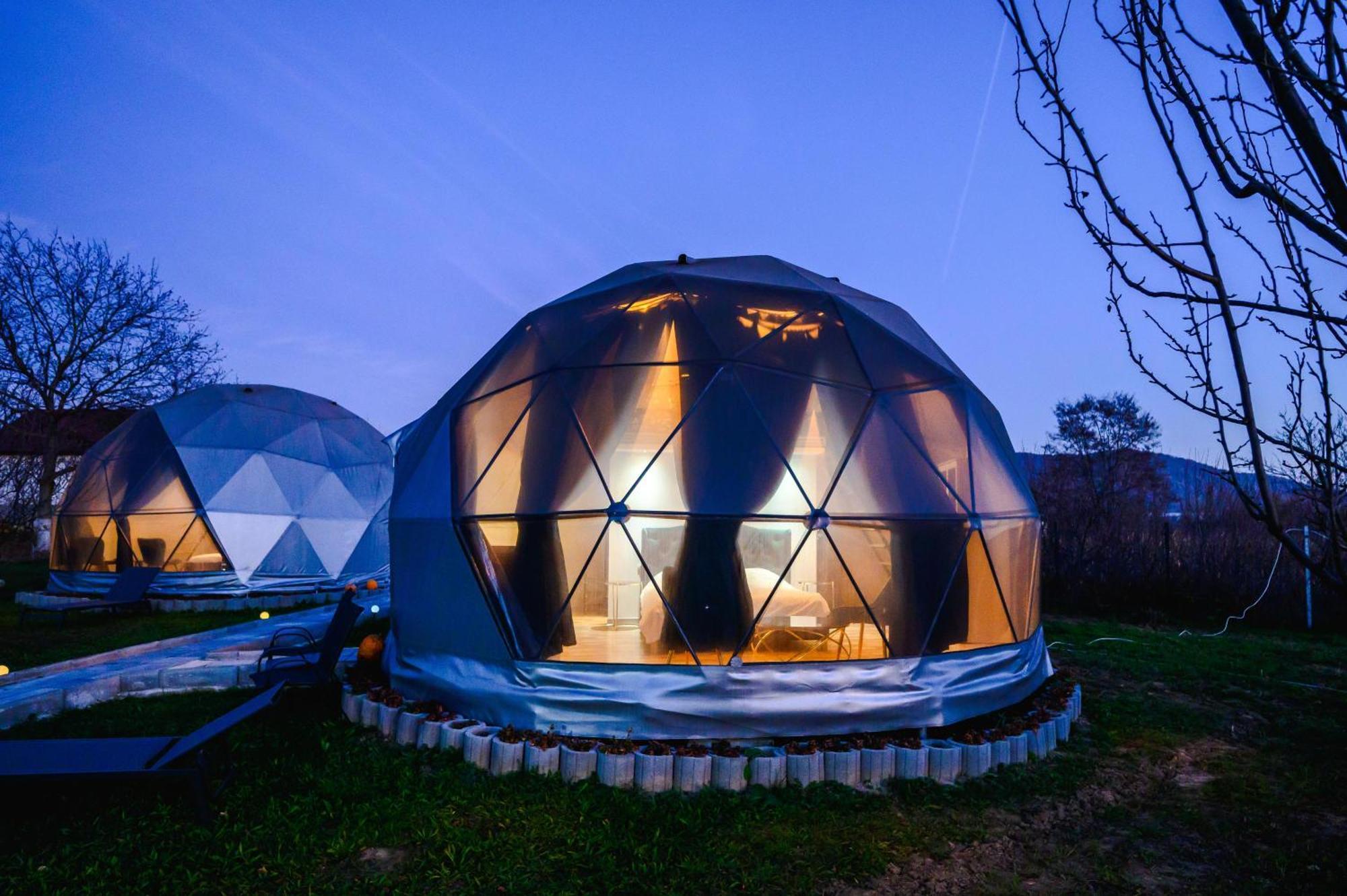 Sun Garden Glamping Domes Calimanesti Exterior foto